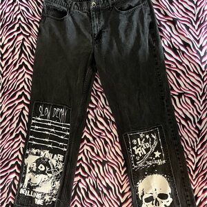 Hot Topic Black Graphic Patch Straight Jeans